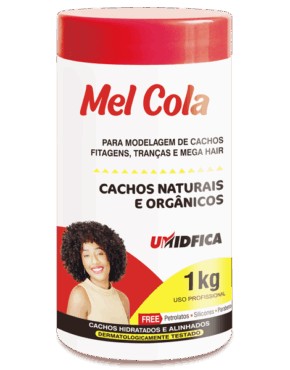 Descubra a magia do Mel Cola Umidfica, um produto de finalização que deixa seus cabelos poderosos até a próxima lavagem. Um escudo protetor que sela as cutículas do seu cabelo, proporcionando definição e hidratação máxima. Se você deseja cachos (naturais ou orgânicos) deslumbrantes, definidos e hidratados, o Mel Cola da Umidfica é o seu aliado perfeito. MODO DE USAR: Este produto pode ser aplicado tanto em cabelos secos quanto molhados, embora seja preferível que estejam levemente úmidos. Distribua o produto de maneira uniforme por todo o cabelo. Em seguida, modele os cachos amassando-os com as mãos e utilizando a técnica do dedoliss para definir o estilo desejado.
